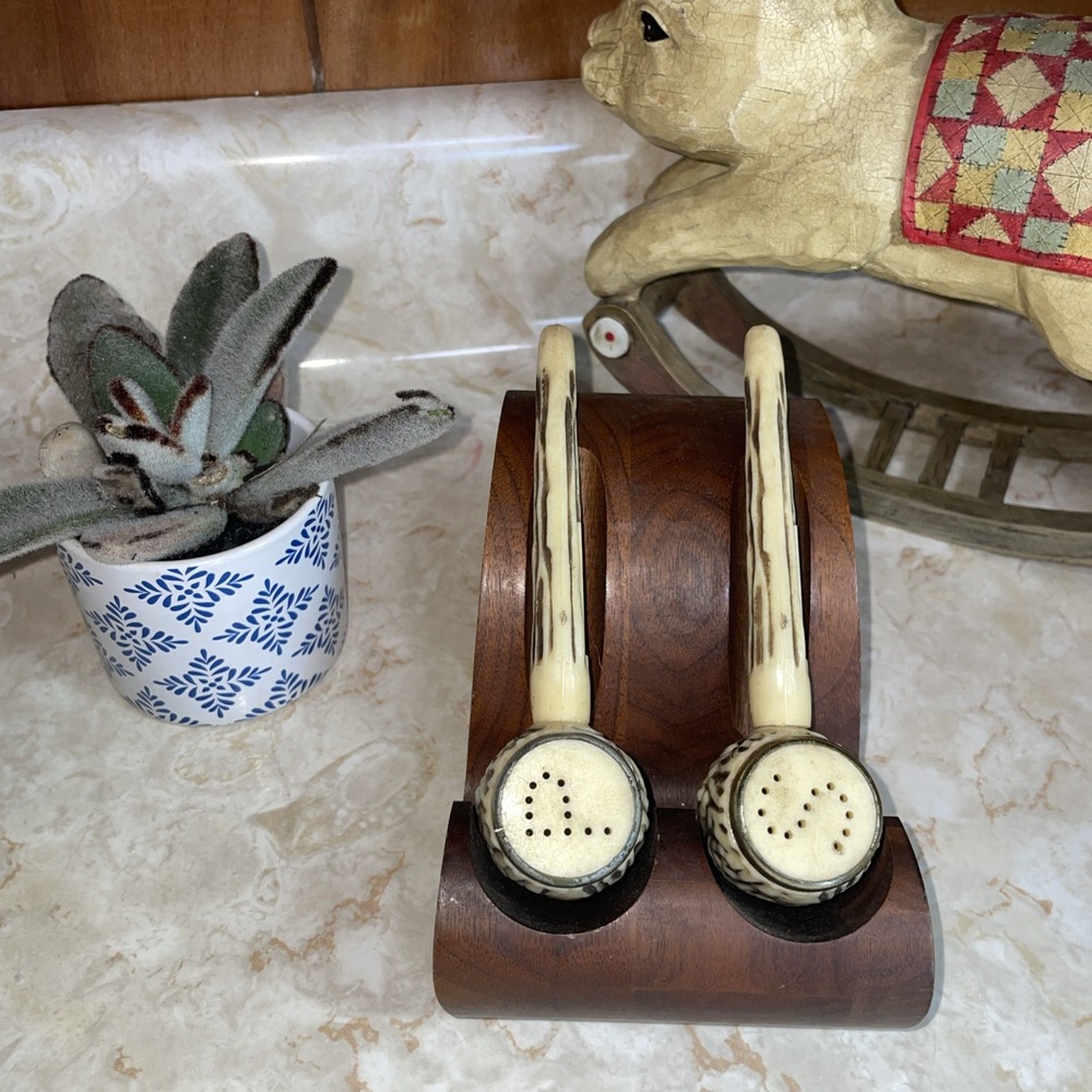 RARE! w Walnut Wood Stand Vintage Novelty Plastic Antler Salt and Pepper Shakers